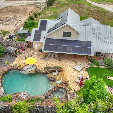 West End Lodge Resort Style Pool!